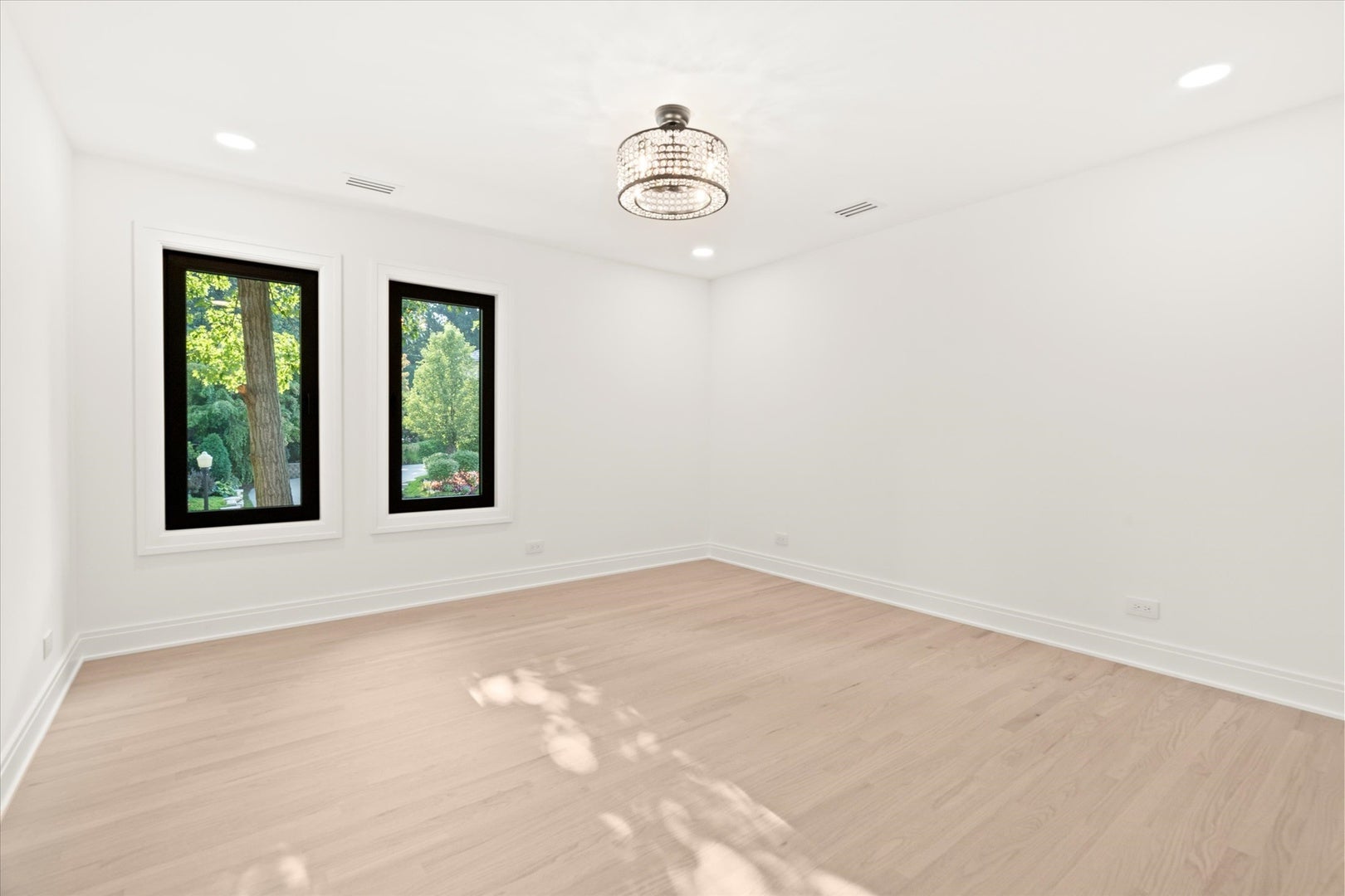 Burr Ridge, Illinois, 60527, United States, 5 Bedrooms Bedrooms, ,6 BathroomsBathrooms,Residential,Active,1995246