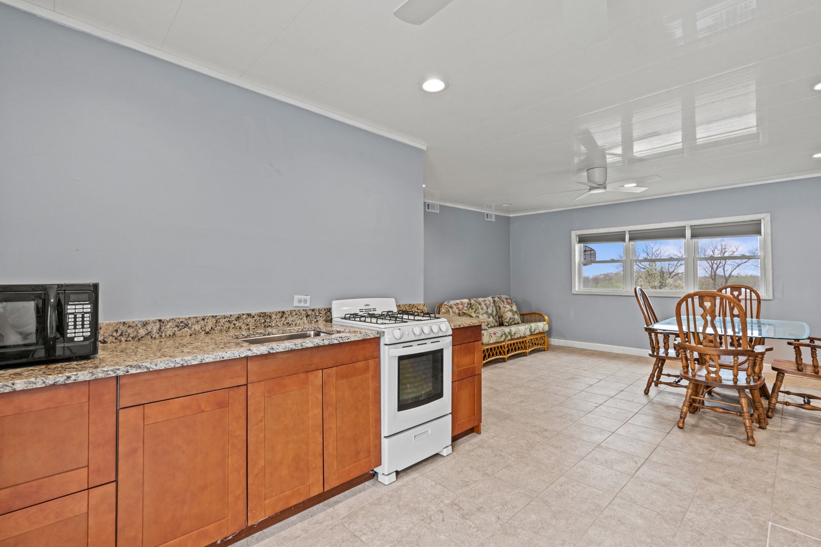 Wauconda, Illinois, 60084, United States, 3 Bedrooms Bedrooms, ,3 BathroomsBathrooms,Residential,Active,1798086