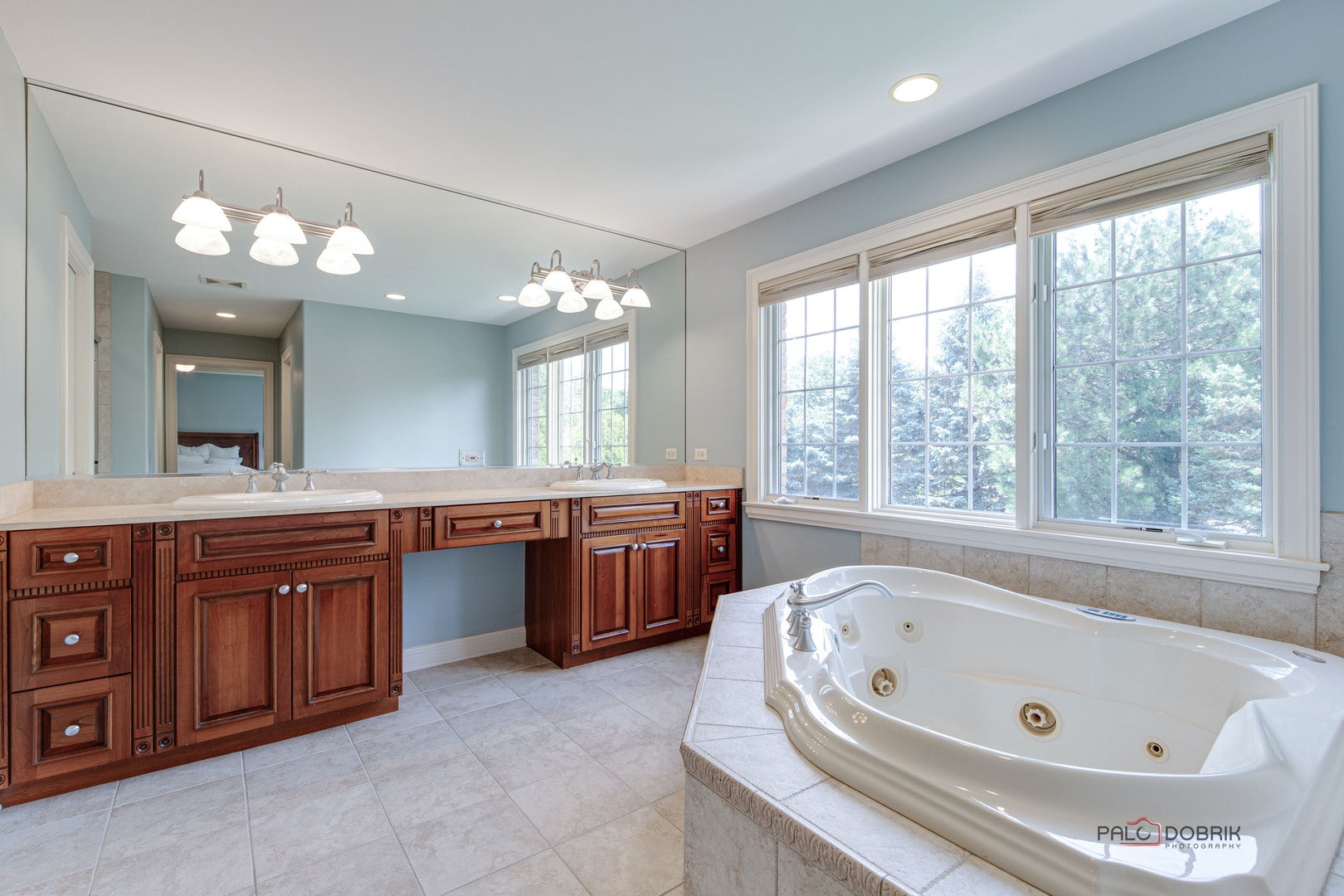 Libertyville, Illinois, 60048, United States, 5 Bedrooms Bedrooms, ,5 BathroomsBathrooms,Residential,Active,1900216
