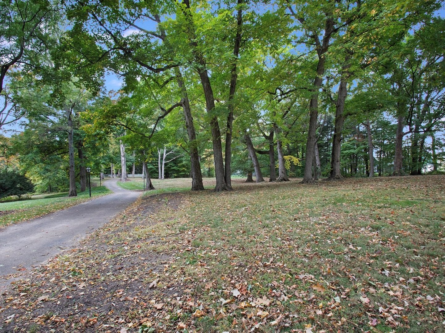 Rockford, Illinois, 61107, United States, 6 Bedrooms Bedrooms, ,7 BathroomsBathrooms,Residential,Active,1922304