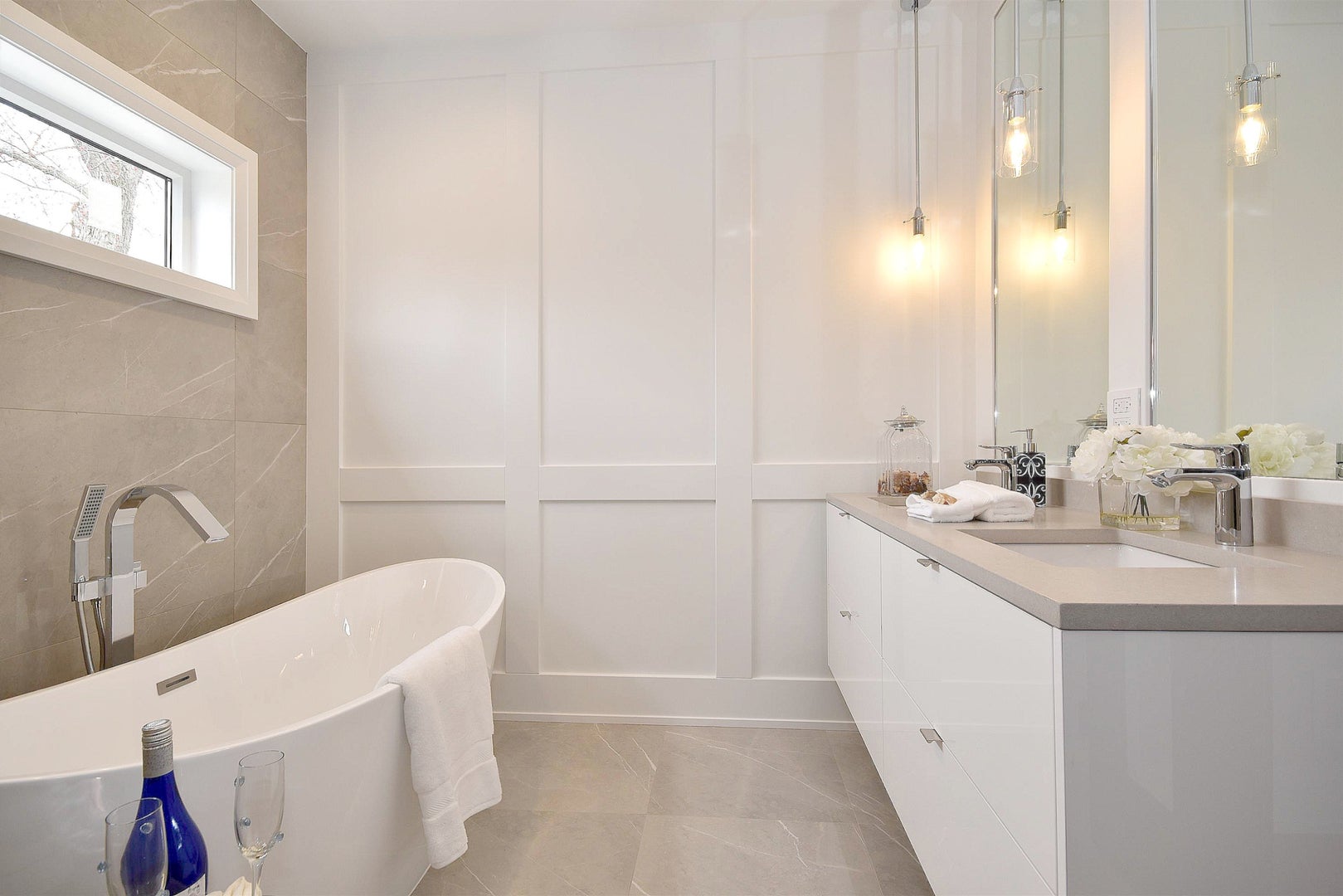 Chicago, Illinois, 60618, United States, 5 Bedrooms Bedrooms, ,5 BathroomsBathrooms,Residential,Active,1988433