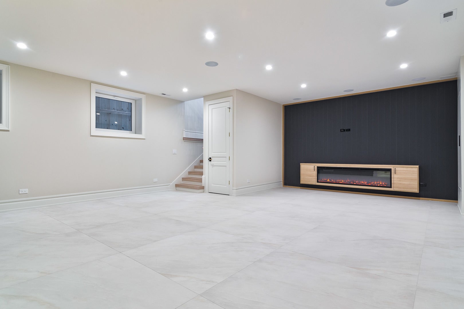 Chicago, Illinois, 60618, United States, 5 Bedrooms Bedrooms, ,5 BathroomsBathrooms,Residential,Active,2007948