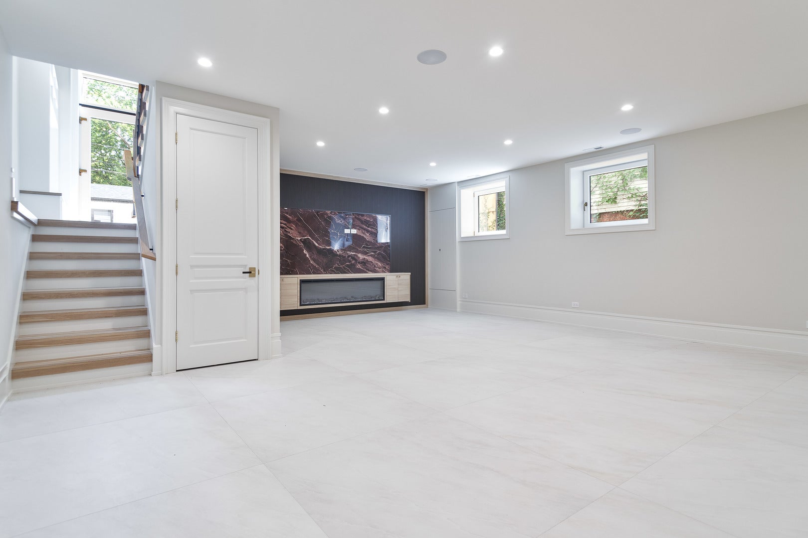 Chicago, Illinois, 60618, United States, 5 Bedrooms Bedrooms, ,5 BathroomsBathrooms,Residential,Active,1988433