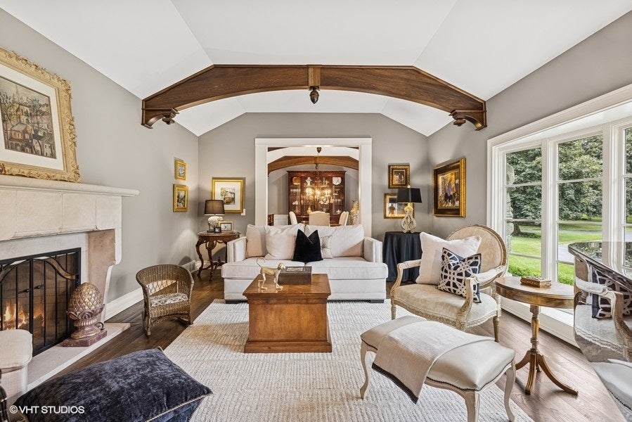 Barrington Hills, Illinois, 60010, United States, 6 Bedrooms Bedrooms, ,5 BathroomsBathrooms,Residential,Active,1987275