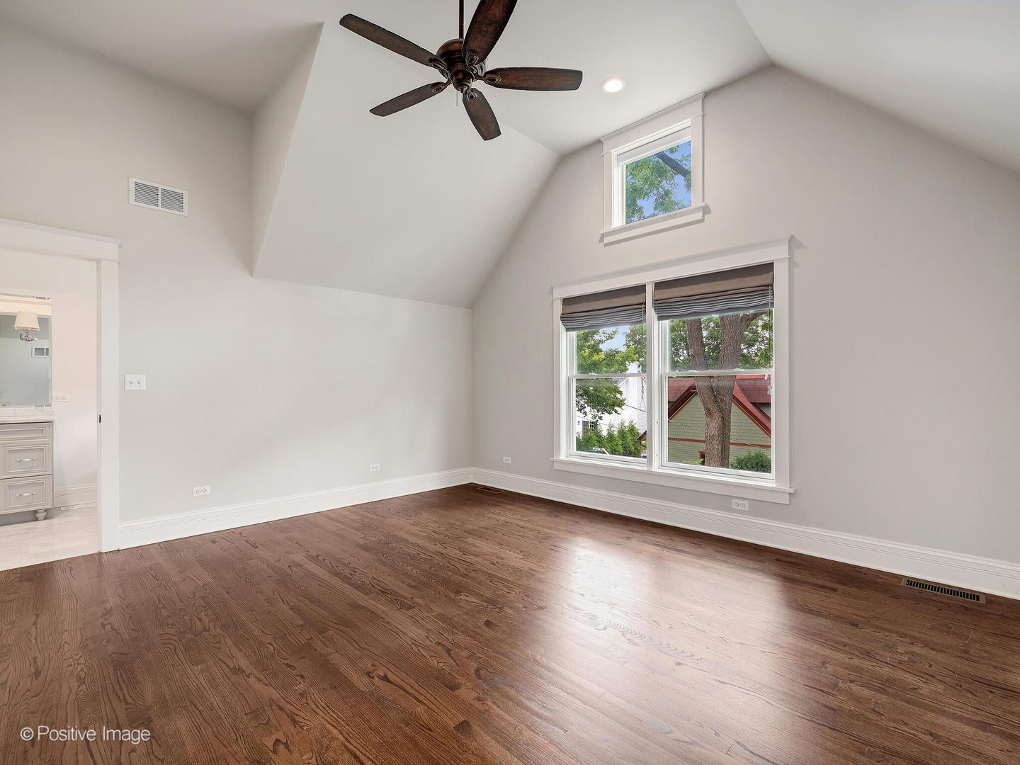 Wheaton, Illinois, 60187, United States, 4 Bedrooms Bedrooms, ,3 BathroomsBathrooms,Residential,Active,1922330