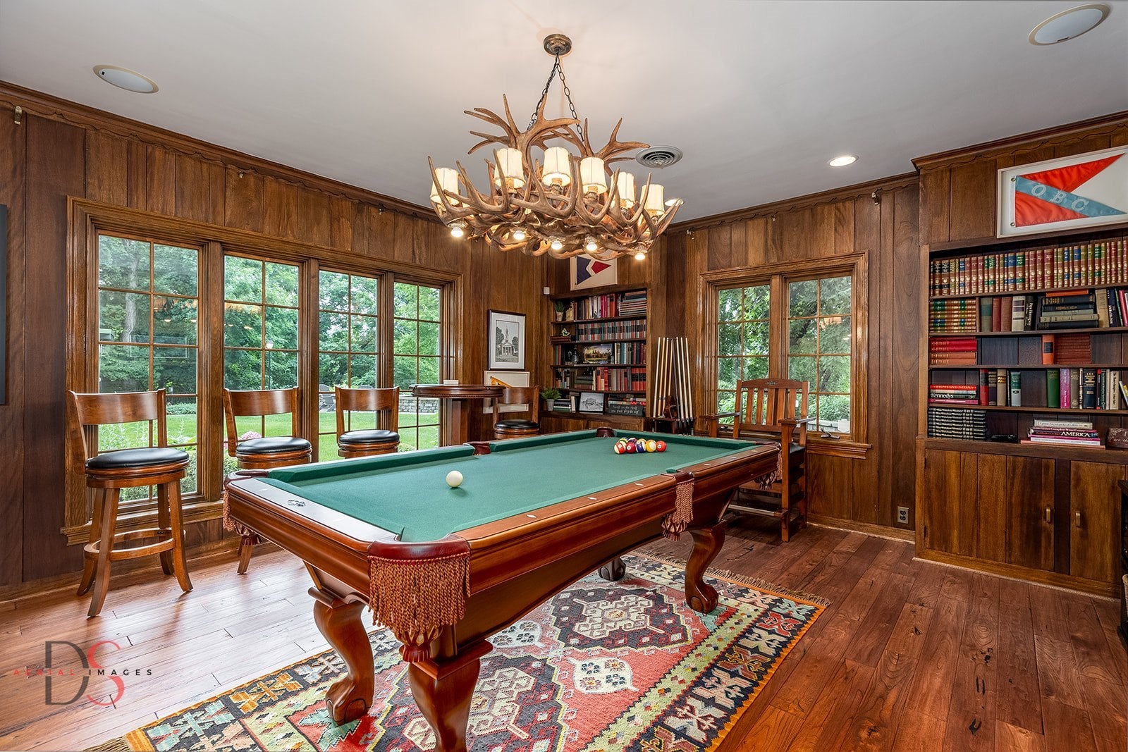 Ottawa, Illinois, 61350, United States, 4 Bedrooms Bedrooms, ,7 BathroomsBathrooms,Residential,Active,1953376