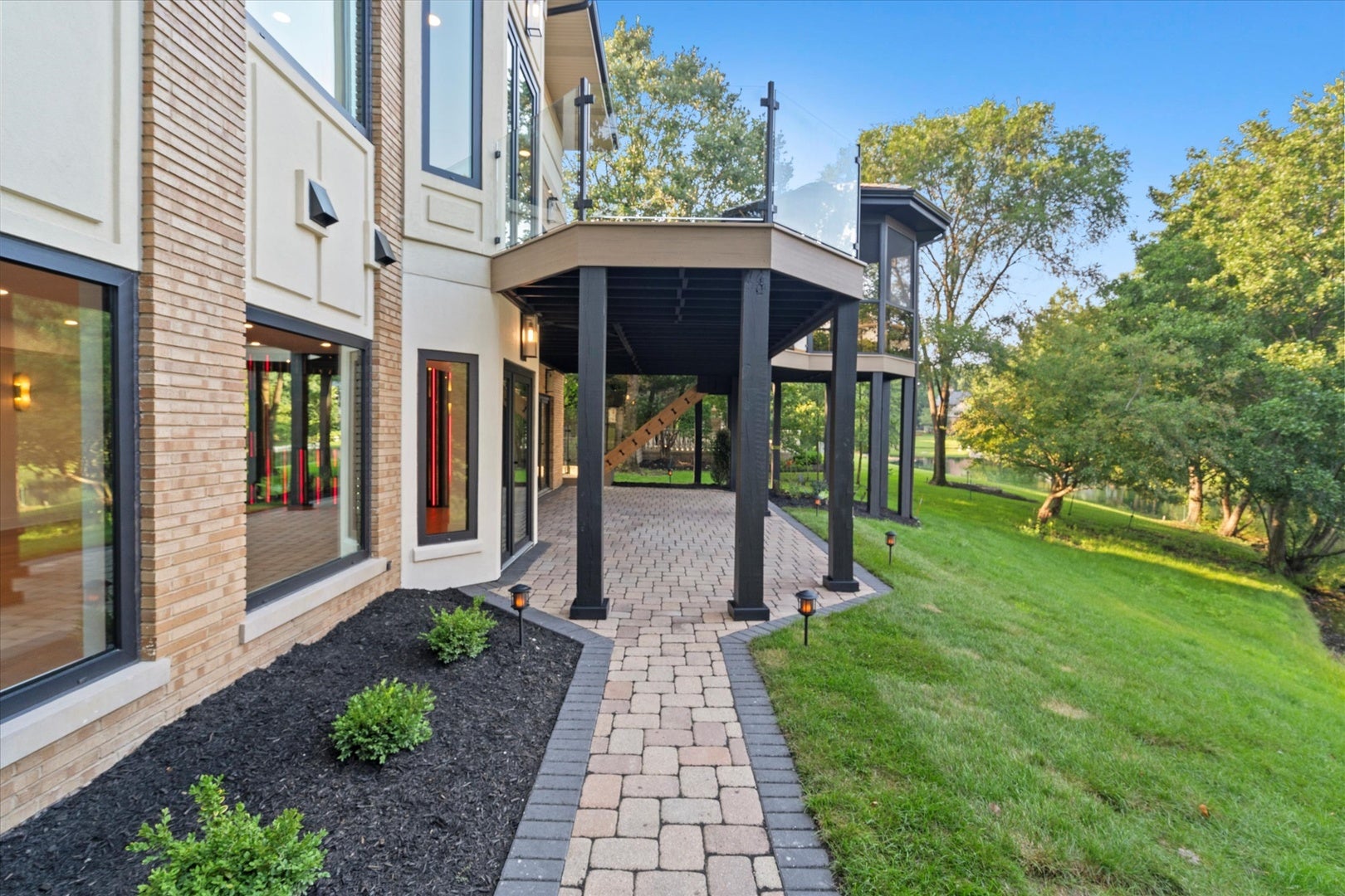 Burr Ridge, Illinois, 60527, United States, 5 Bedrooms Bedrooms, ,6 BathroomsBathrooms,Residential,Active,1927649
