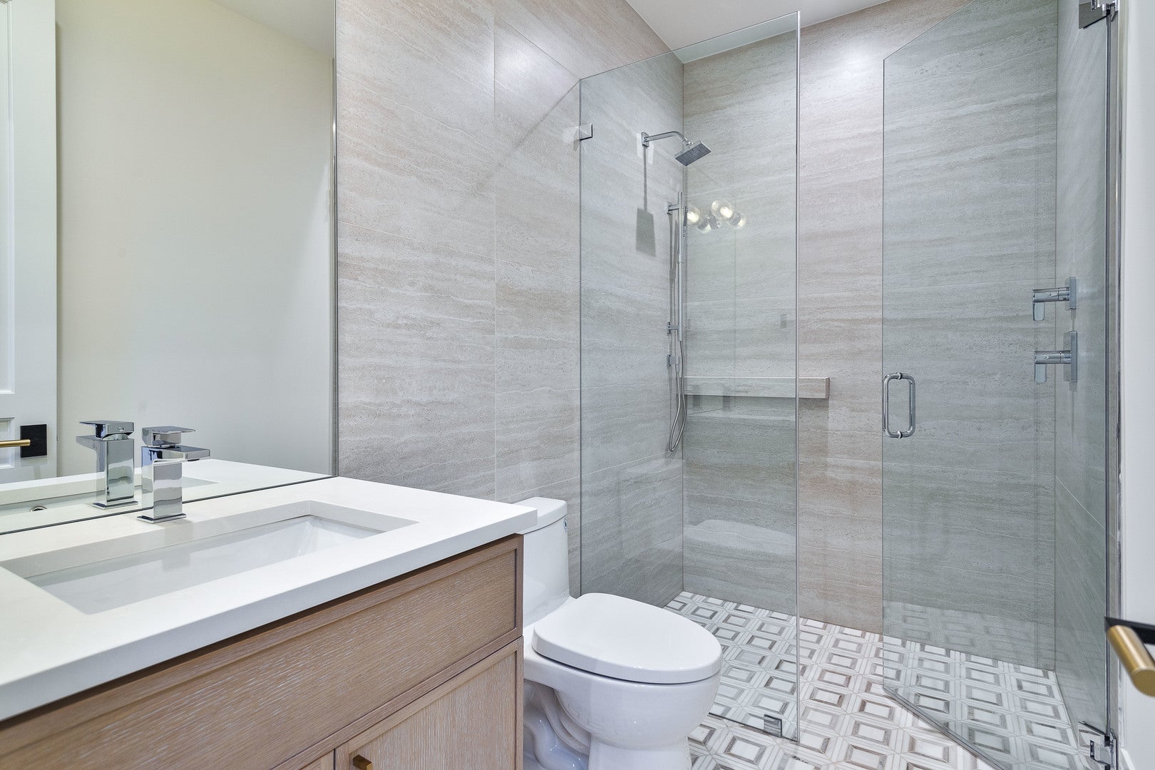 Chicago, Illinois, 60618, United States, 5 Bedrooms Bedrooms, ,5 BathroomsBathrooms,Residential,Active,2007948