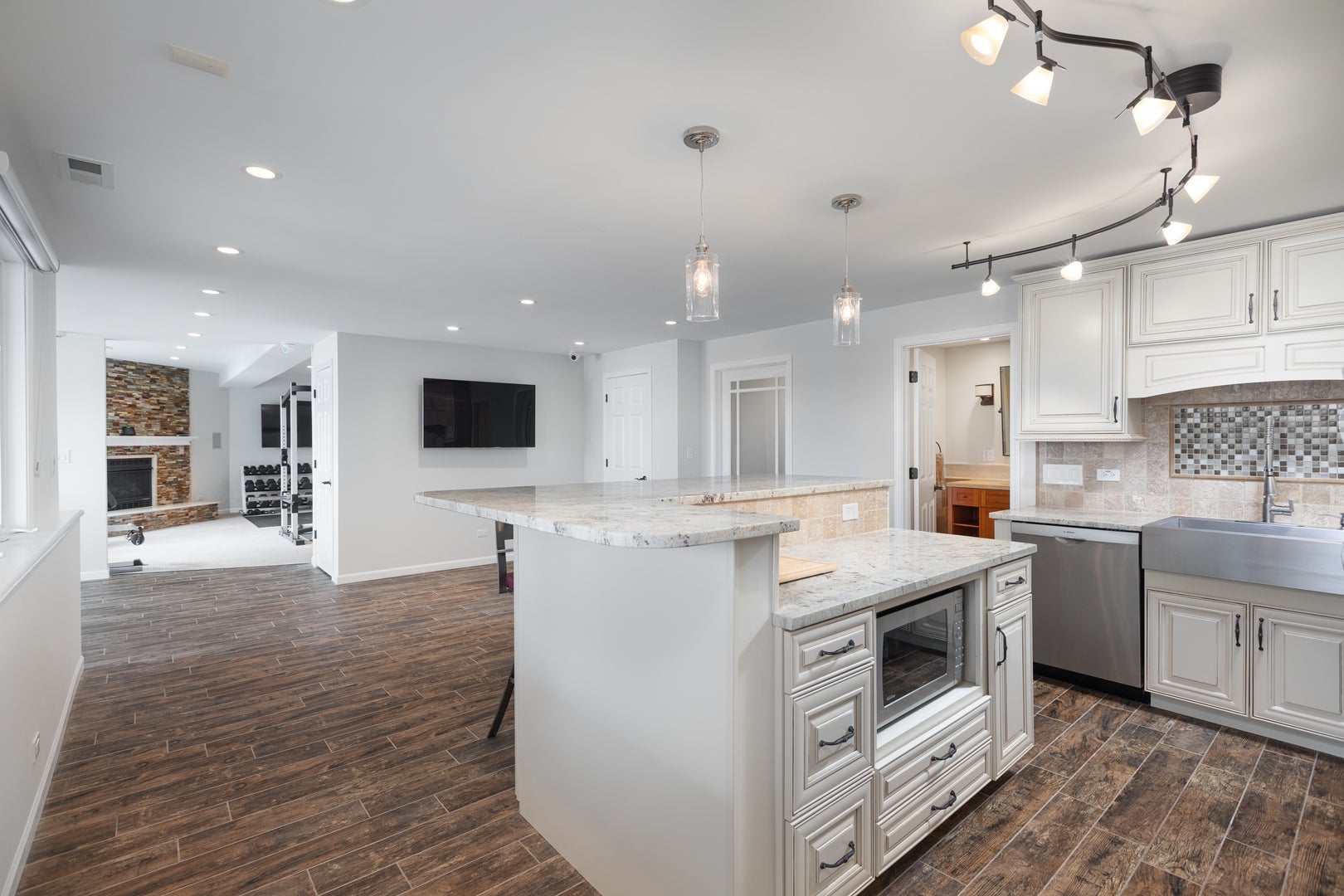 Plainfield, Illinois, 60585, United States, 5 Bedrooms Bedrooms, ,5 BathroomsBathrooms,Residential,Active,1995256