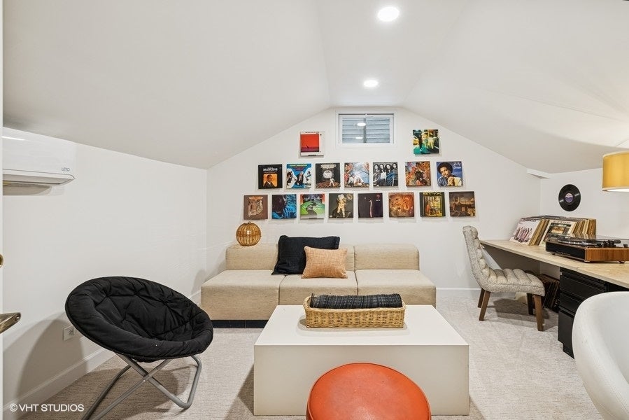 Barrington Hills, Illinois, 60010, United States, 6 Bedrooms Bedrooms, ,5 BathroomsBathrooms,Residential,Active,1987275