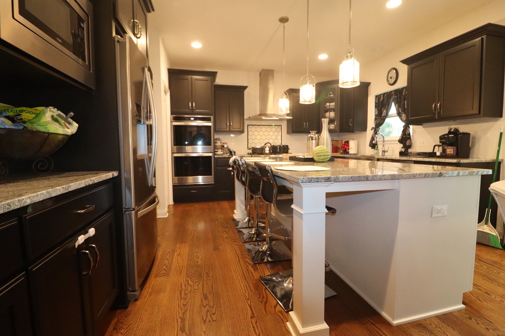 Naperville, Illinois, 60564, United States, 4 Bedrooms Bedrooms, ,3 BathroomsBathrooms,Residential,Active,1914808