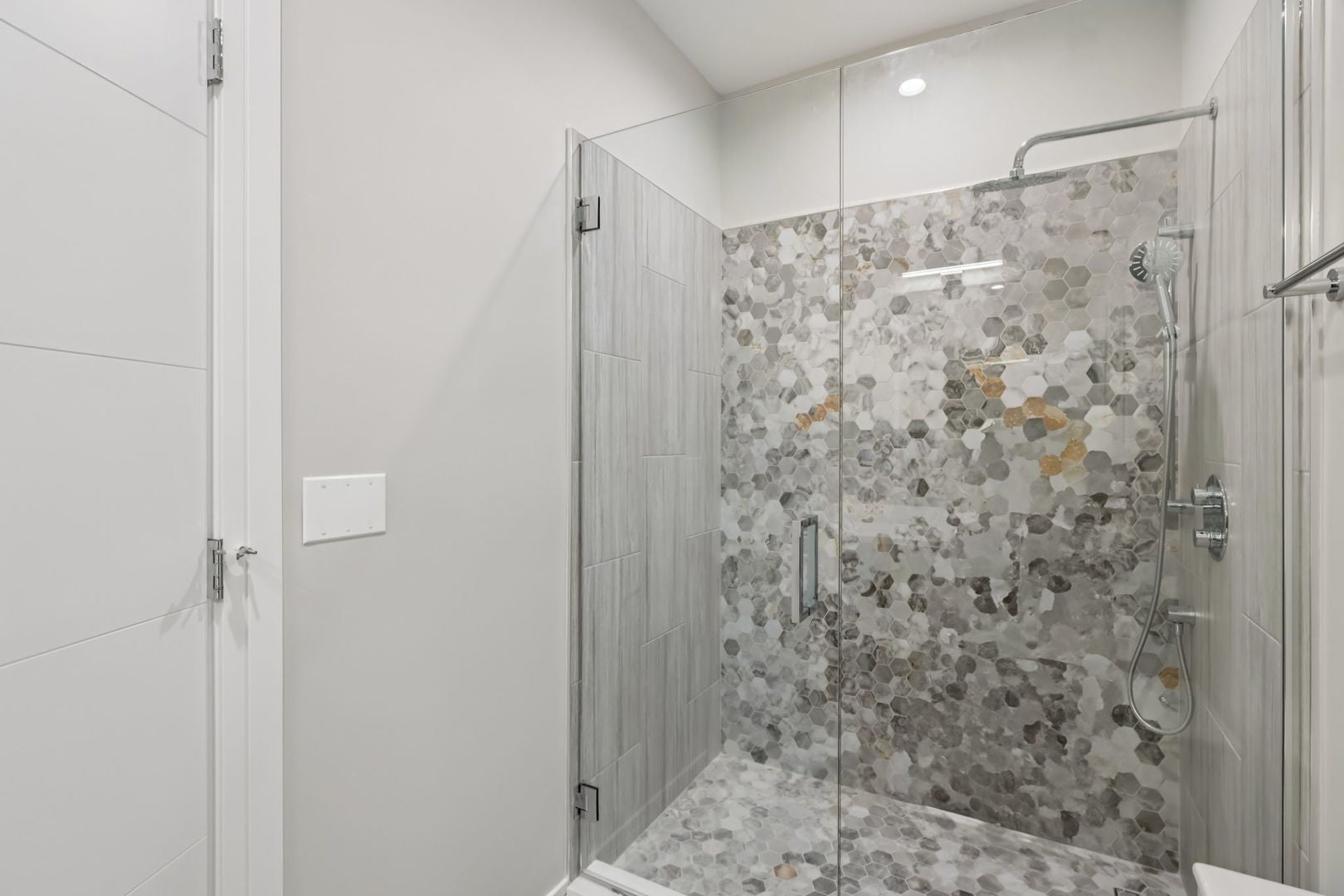 Northbrook, Illinois, 60062, United States, 6 Bedrooms Bedrooms, ,5 BathroomsBathrooms,Residential,Active,1995288