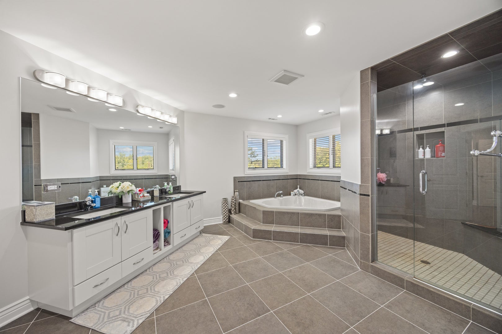 Homer Glen, Illinois, 60491, United States, 5 Bedrooms Bedrooms, ,4 BathroomsBathrooms,Residential,Active,1987265