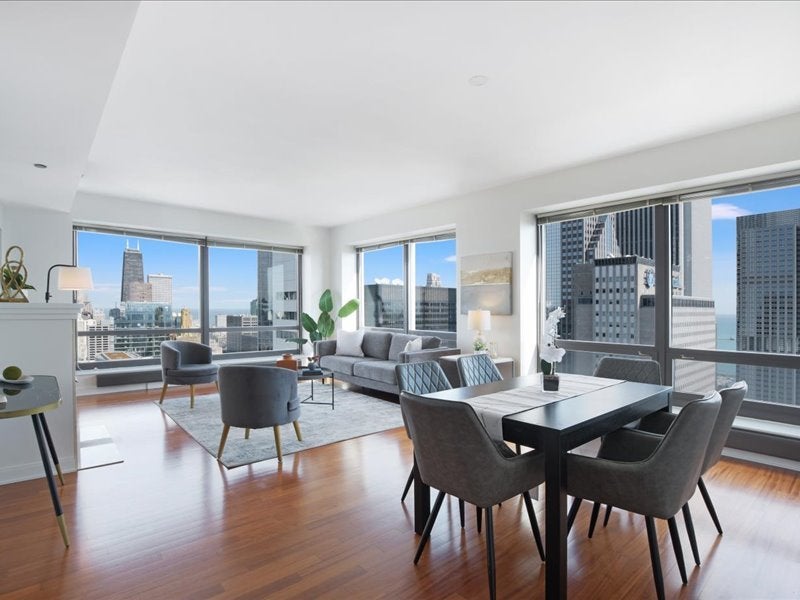 Chicago, Illinois, 60602, United States, 3 Bedrooms Bedrooms, ,3 BathroomsBathrooms,Residential,Active,1969671