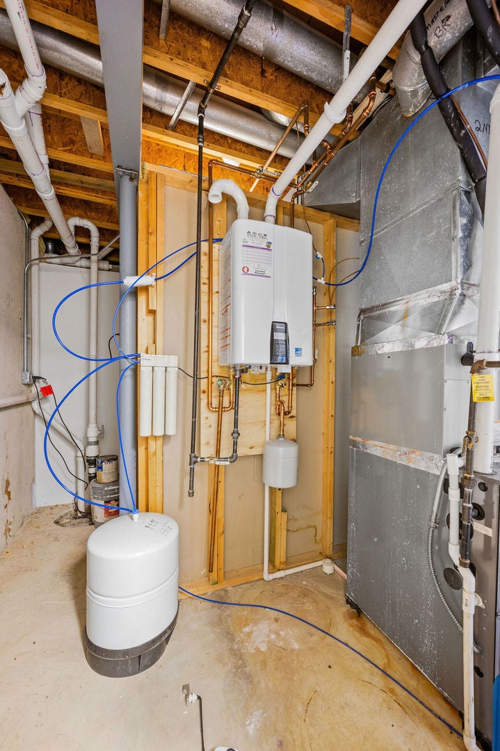 Libertyville, Illinois, 60048, United States, 4 Bedrooms Bedrooms, ,4 BathroomsBathrooms,Residential,Active,2009394