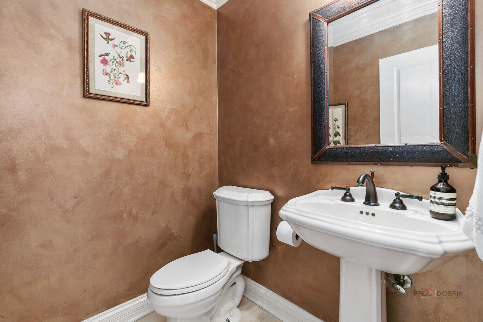 Lake Forest, Illinois, 60045, United States, 5 Bedrooms Bedrooms, ,5 BathroomsBathrooms,Residential,Contingent,2015476