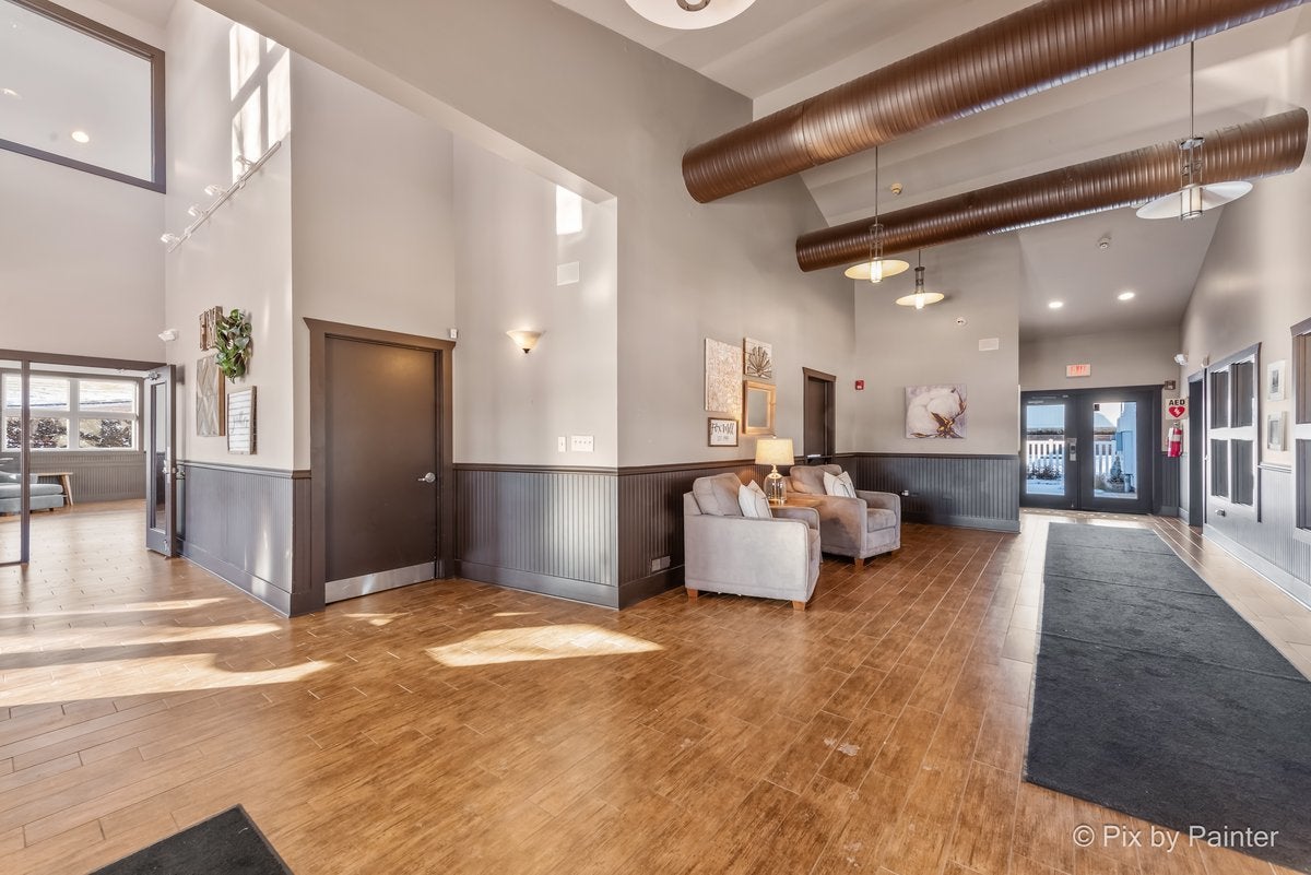 St. Charles, Illinois, 60175, United States, 5 Bedrooms Bedrooms, ,5 BathroomsBathrooms,Residential,Active,1959536