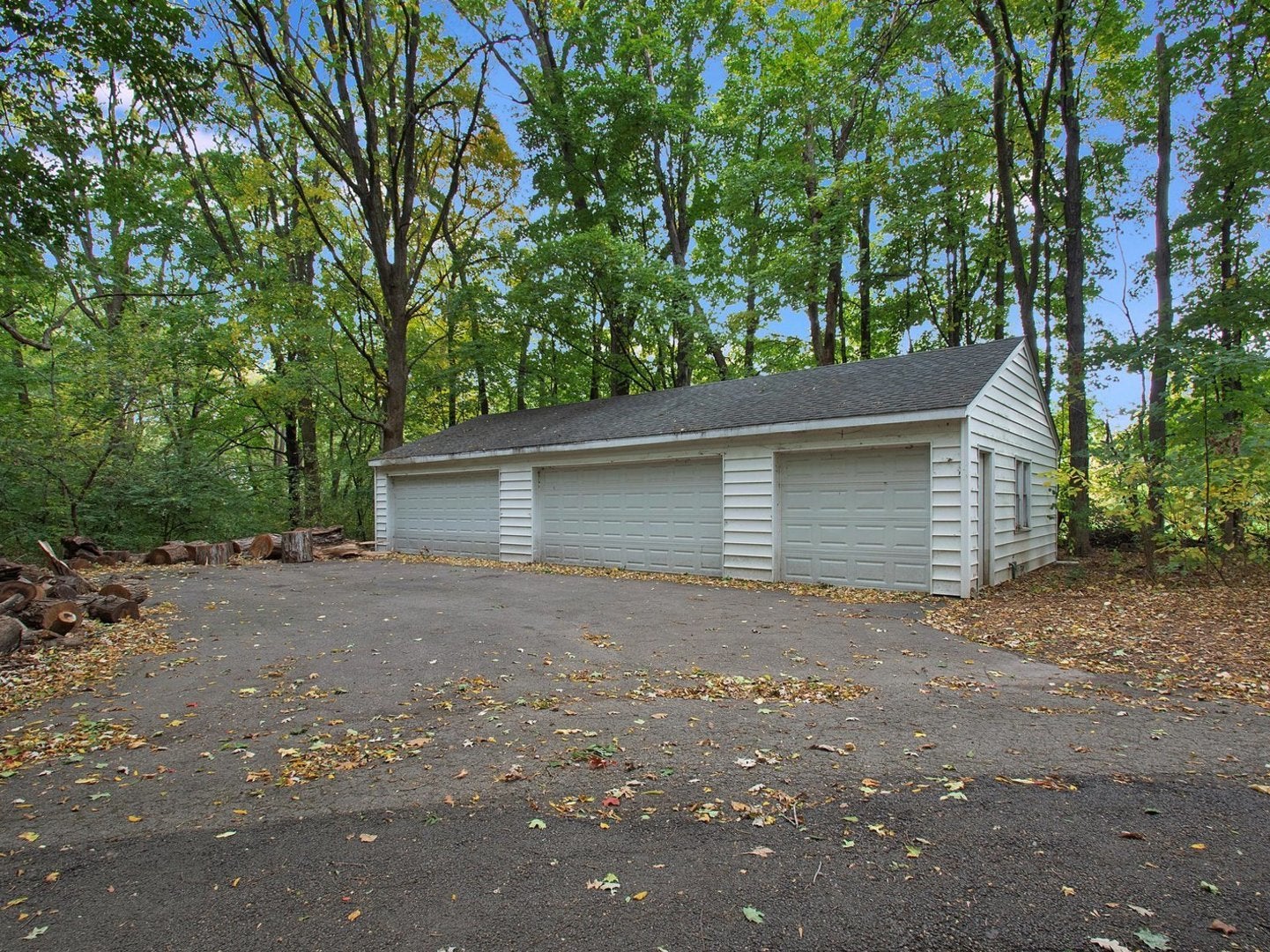 Rockford, Illinois, 61107, United States, 6 Bedrooms Bedrooms, ,7 BathroomsBathrooms,Residential,Active,1922304