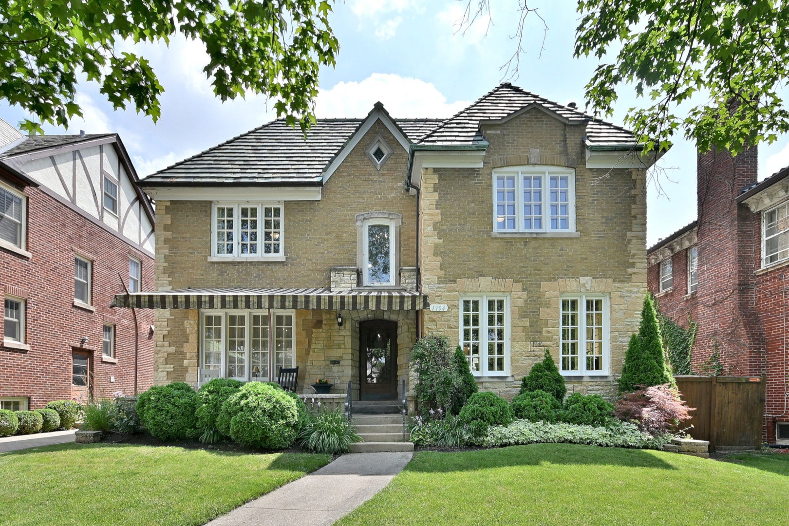 Oak Park, Illinois, 60302, United States, 5 Bedrooms Bedrooms, ,6 BathroomsBathrooms,Residential,Active,1953721