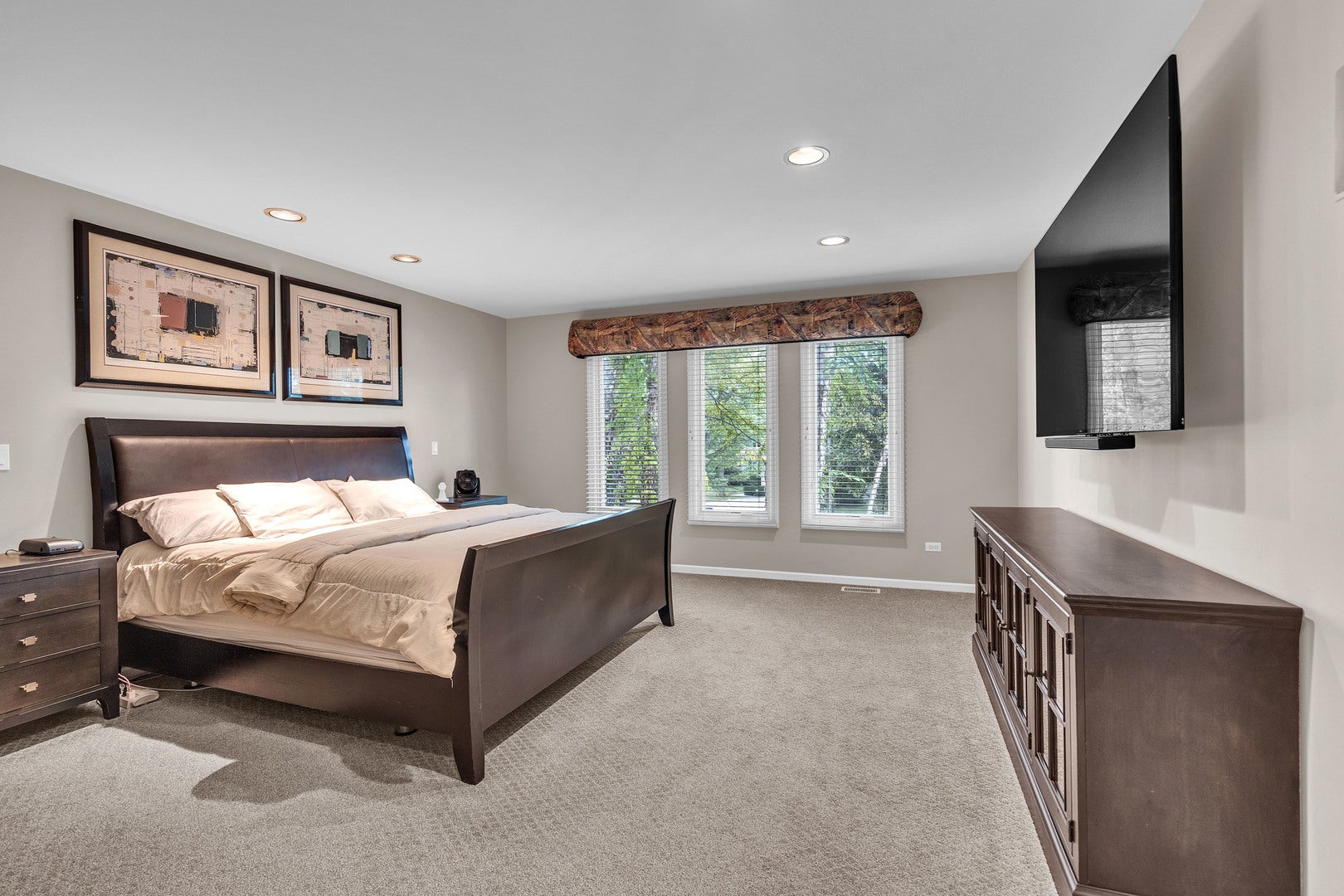 Buffalo Grove, Illinois, 60089, United States, 5 Bedrooms Bedrooms, ,5 BathroomsBathrooms,Residential,Active,1922274