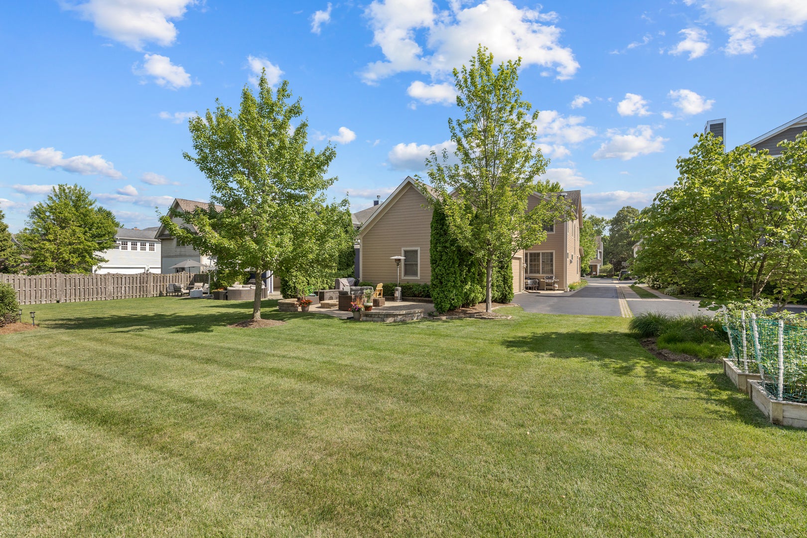 Libertyville, Illinois, 60048, United States, 5 Bedrooms Bedrooms, ,5 BathroomsBathrooms,Residential,Active,1942347