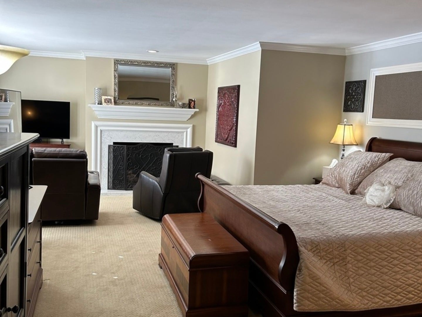 Oak Brook, Illinois, 60523, United States, 2 Bedrooms Bedrooms, ,2 BathroomsBathrooms,Residential,Active,2028166
