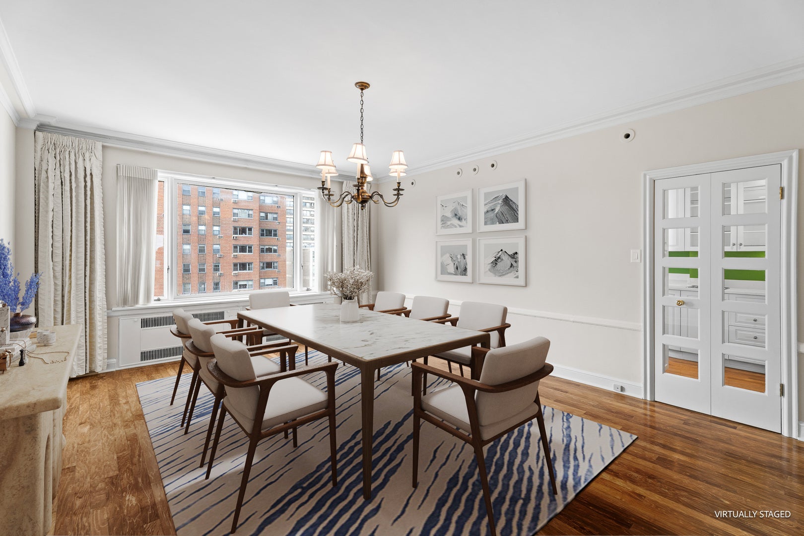 Chicago, Illinois, 60657, United States, 5 Bedrooms Bedrooms, ,4 BathroomsBathrooms,Residential,Active,1990638