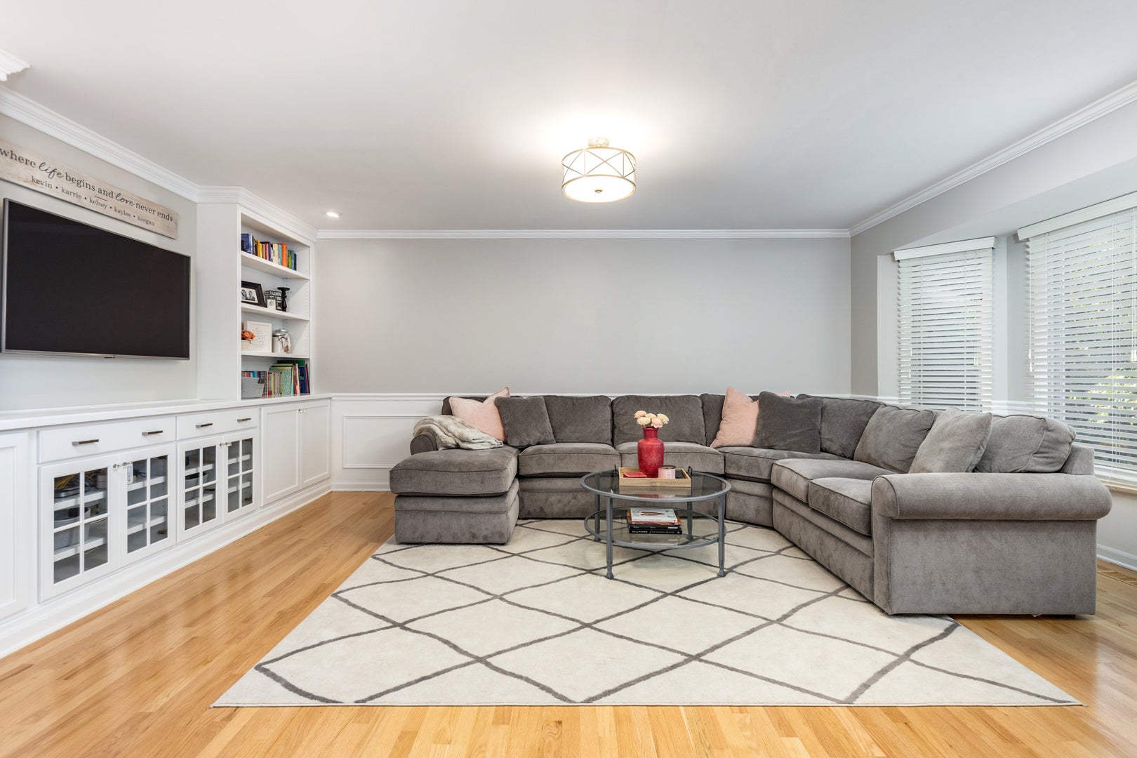 Naperville, Illinois, 60565, United States, 5 Bedrooms Bedrooms, ,4 BathroomsBathrooms,Residential,Active,1959981