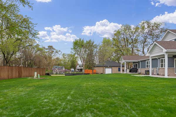 12 STEEPLE BEND LANE, EVERGREEN PARK, IL 60805, photo 4 of 40