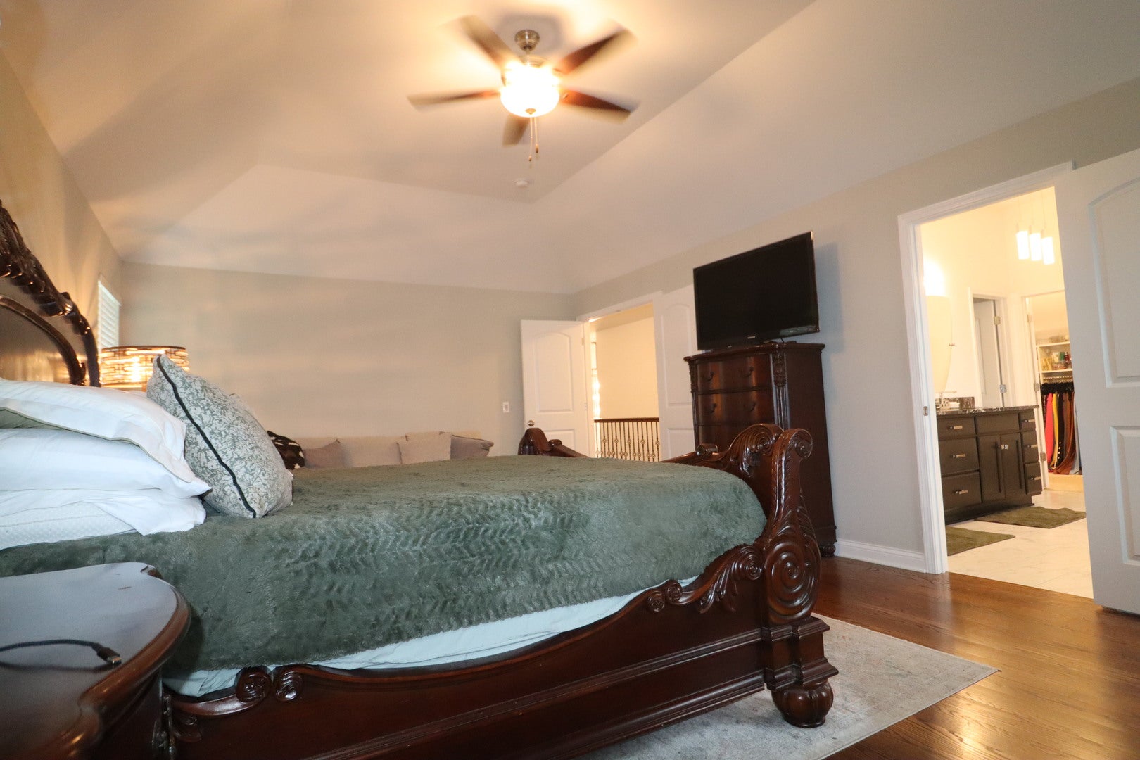 Naperville, Illinois, 60564, United States, 4 Bedrooms Bedrooms, ,3 BathroomsBathrooms,Residential,Active,1914808