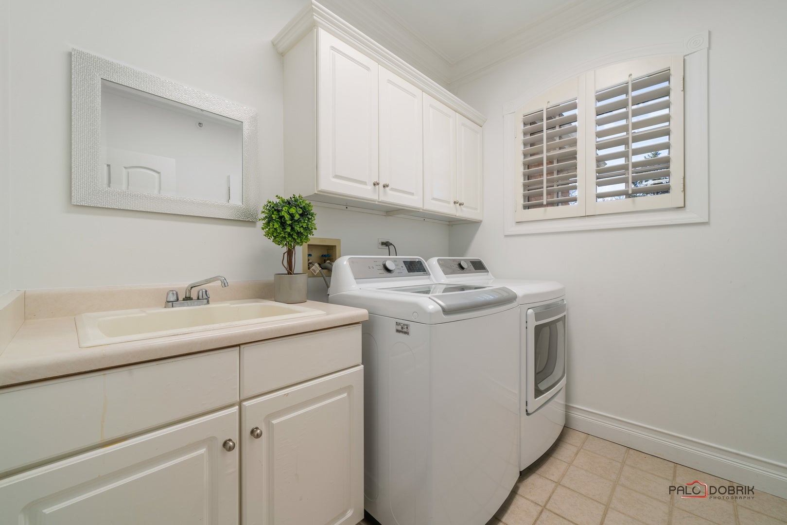 Long Grove, Illinois, 60047, United States, 4 Bedrooms Bedrooms, ,4 BathroomsBathrooms,Residential,Contingent,1972135