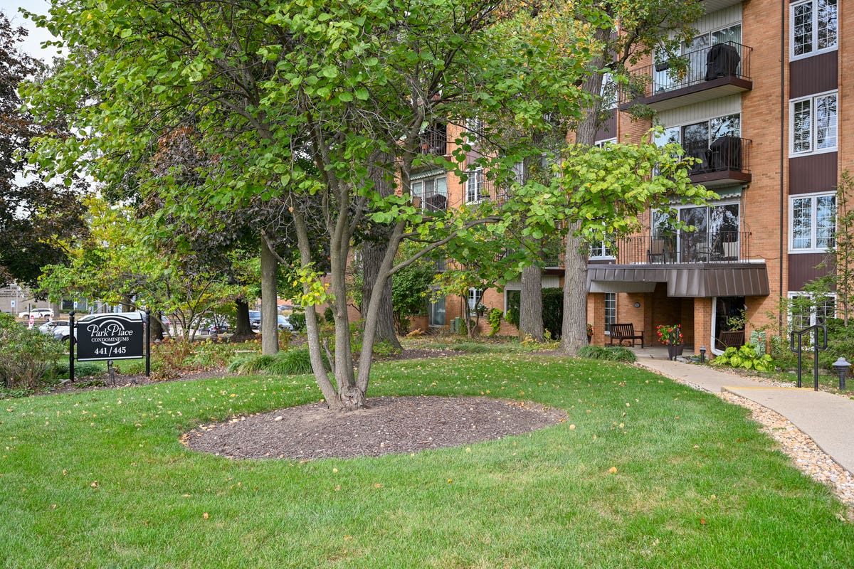 441 N PARK BLVD APT 5K, GLEN ELLYN, IL 60137 RE/MAX