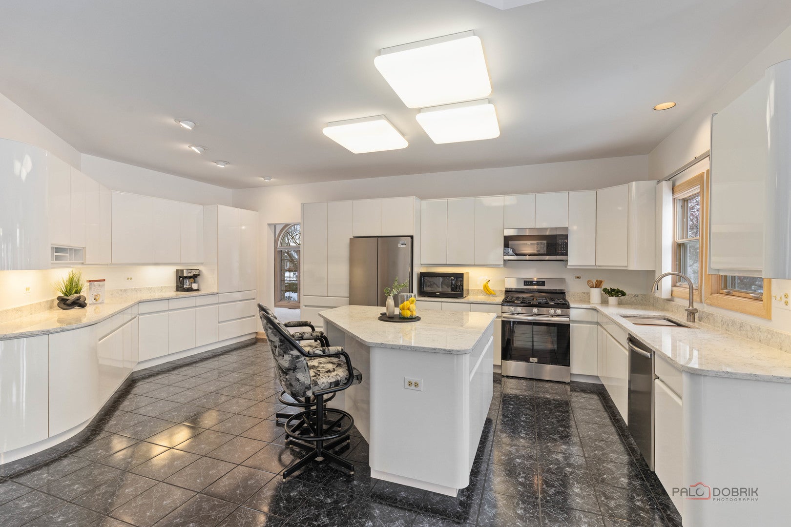 Buffalo Grove, Illinois, 60089, United States, 5 Bedrooms Bedrooms, ,4 BathroomsBathrooms,Residential,Active,2007181