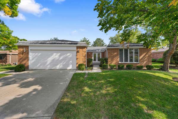 318 BASSWOOD DR, NORTHBROOK, IL 60062 - Image 1