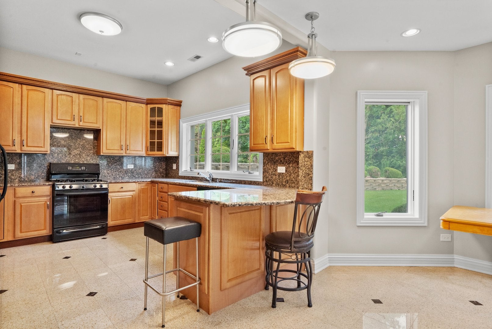 Frankfort, Illinois, 60423, United States, 7 Bedrooms Bedrooms, ,9 BathroomsBathrooms,Residential,Active,1945054