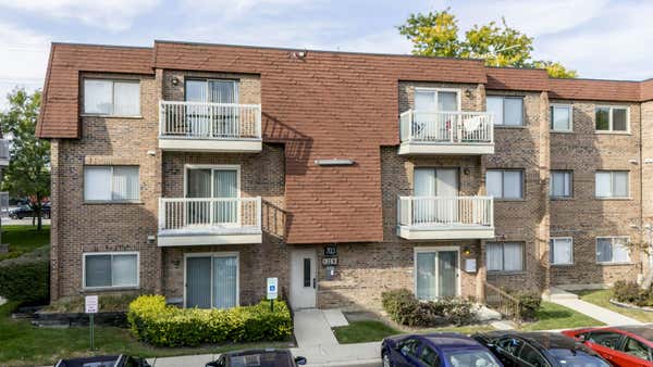 703 W CENTRAL RD APT C1, MOUNT PROSPECT, IL 60056 - Image 1