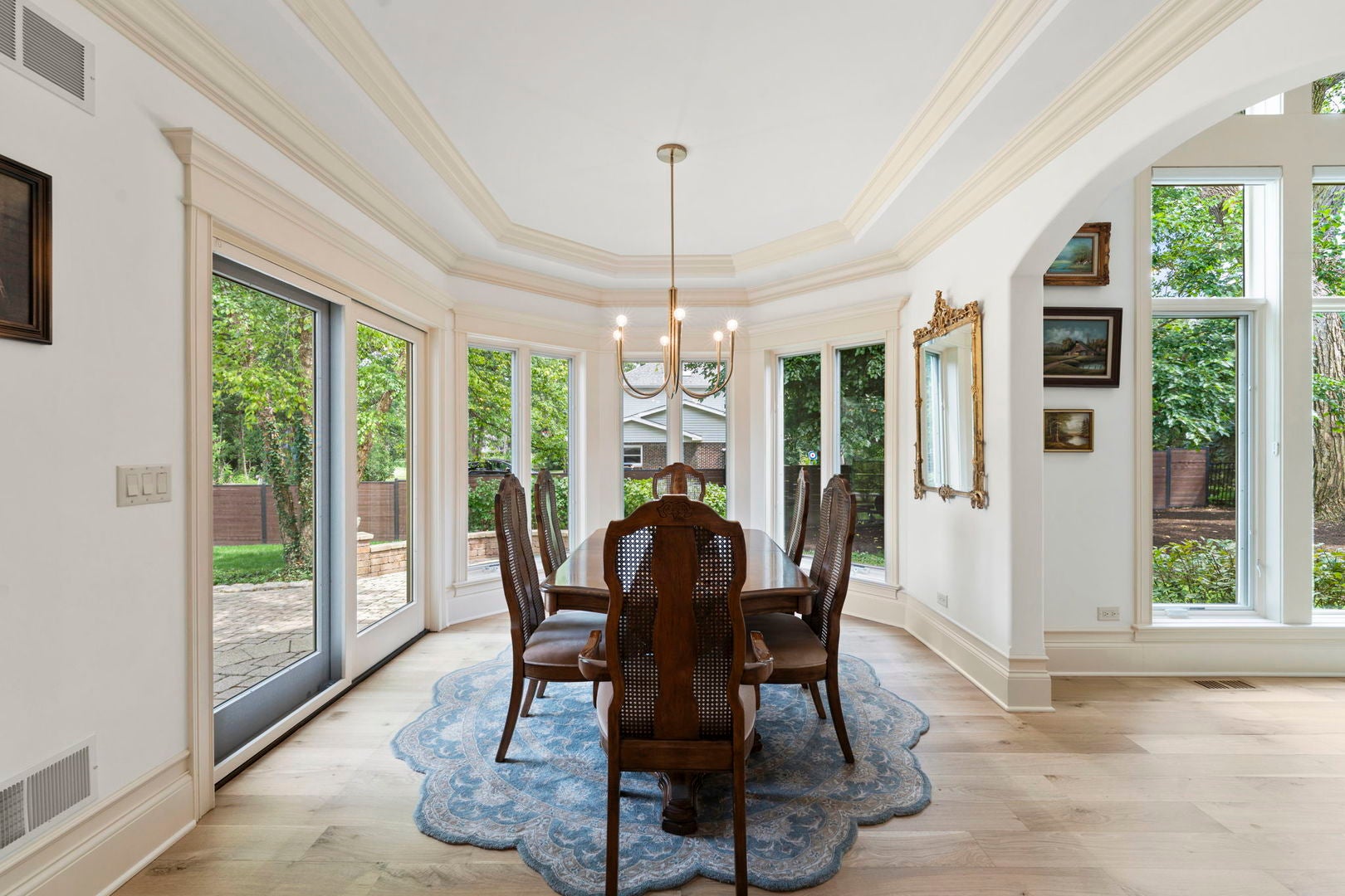 Wheaton, Illinois, 60187, United States, 6 Bedrooms Bedrooms, ,5 BathroomsBathrooms,Residential,Active,1926883