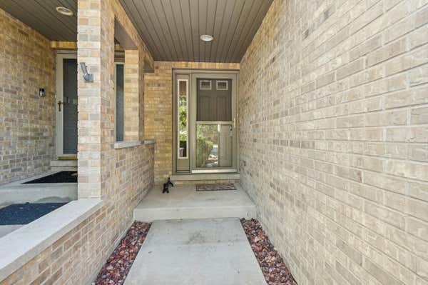 9S242 CLARENBROOK CT, WILLOWBROOK, IL 60527, photo 2 of 21