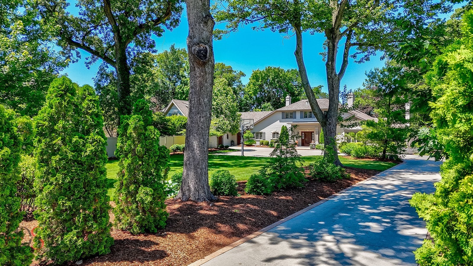 Ottawa, Illinois, 61350, United States, 4 Bedrooms Bedrooms, ,7 BathroomsBathrooms,Residential,Active,1953376