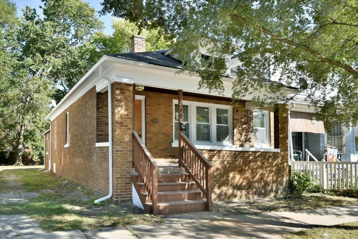 340 PINE ST, JOLIET, IL 60435, photo 1 of 34