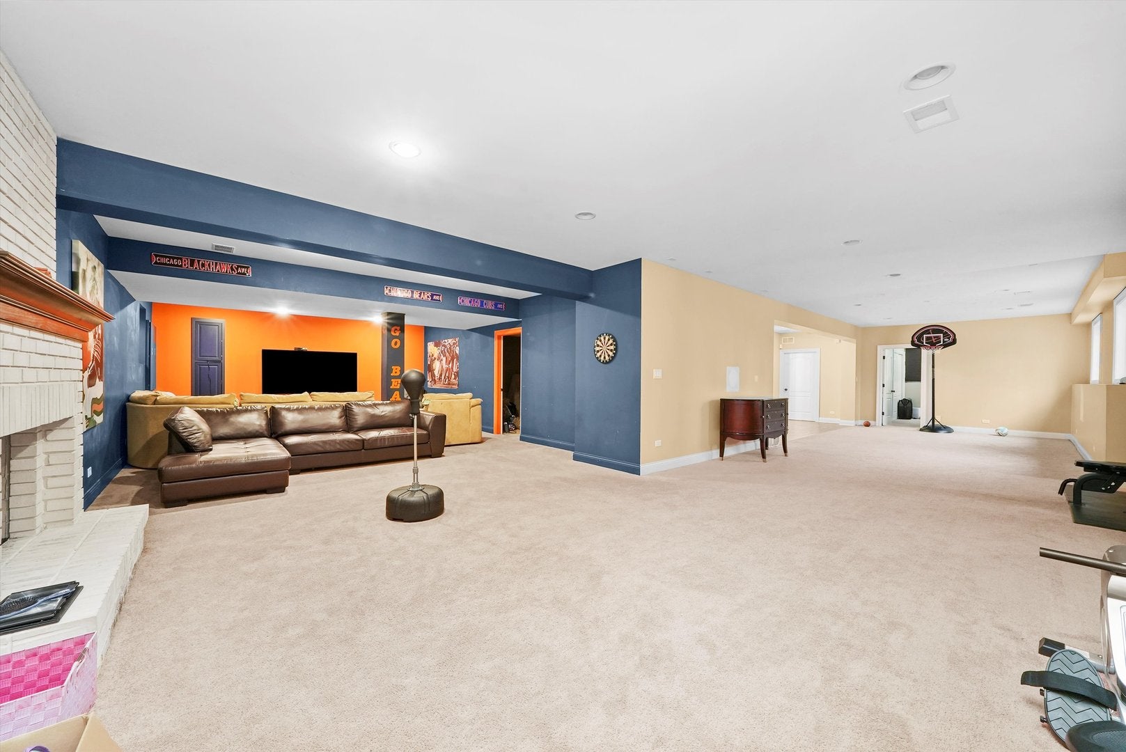 Willow Springs, Illinois, 60480, United States, 5 Bedrooms Bedrooms, ,5 BathroomsBathrooms,Residential,Active,1988455