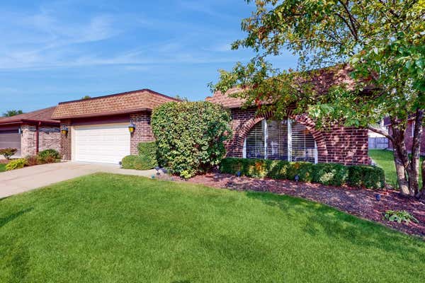 315 BUCKTHORN CIR, NORTHBROOK, IL 60062 - Image 1