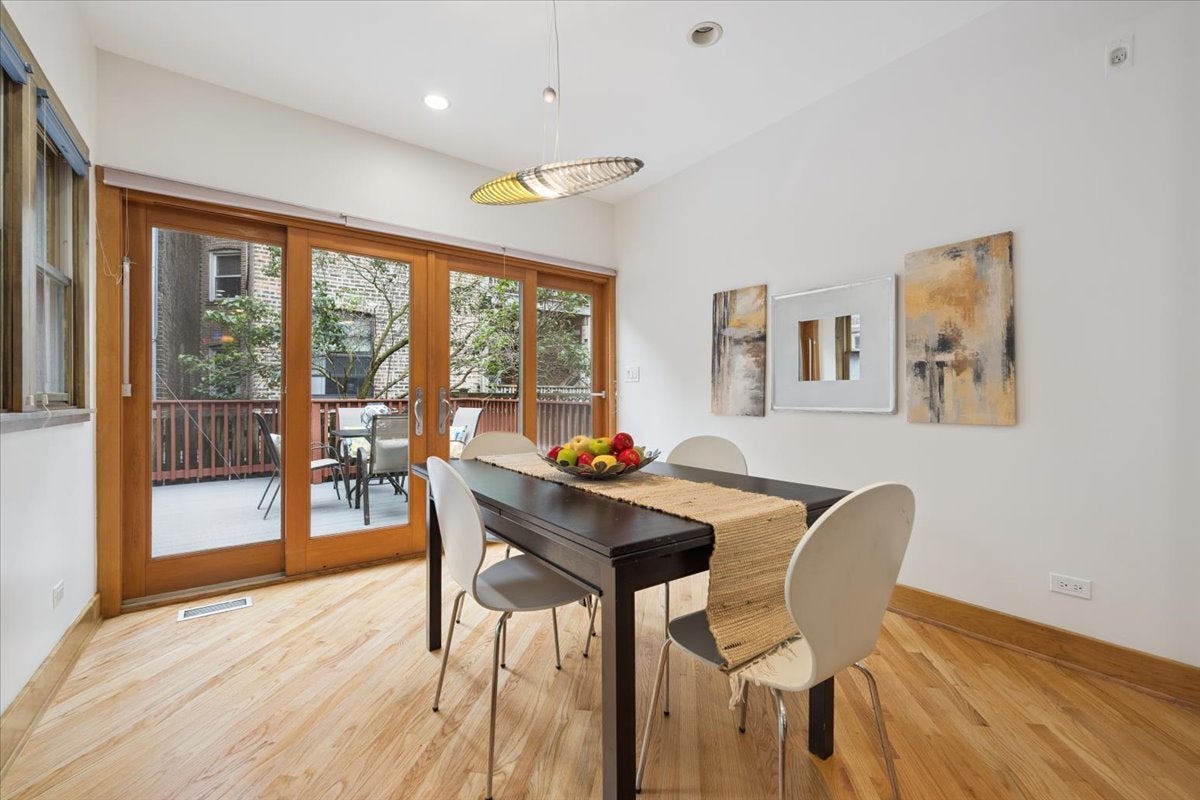 Chicago, Illinois, 60614, United States, 4 Bedrooms Bedrooms, ,5 BathroomsBathrooms,Residential,Active,1922312