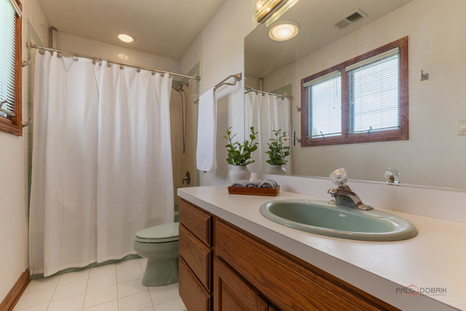 Long Grove, Illinois, 60047, United States, 4 Bedrooms Bedrooms, ,5 BathroomsBathrooms,Residential,Active,1929691