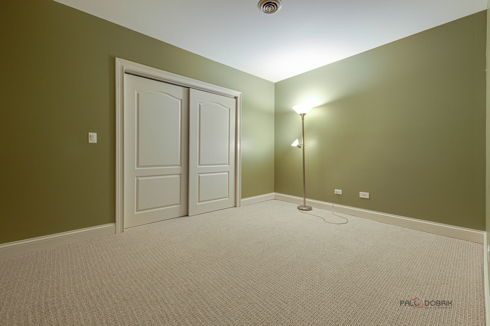 Libertyville, Illinois, 60048, United States, 5 Bedrooms Bedrooms, ,5 BathroomsBathrooms,Residential,Active,1900216