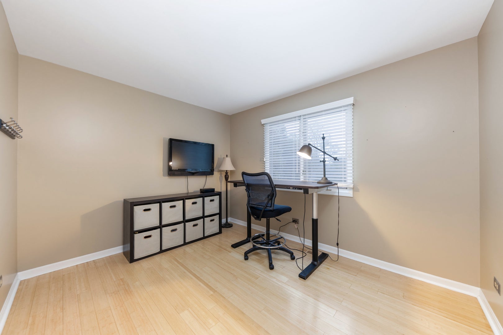 Naperville, Illinois, 60565, United States, 5 Bedrooms Bedrooms, ,4 BathroomsBathrooms,Residential,Active,1959981