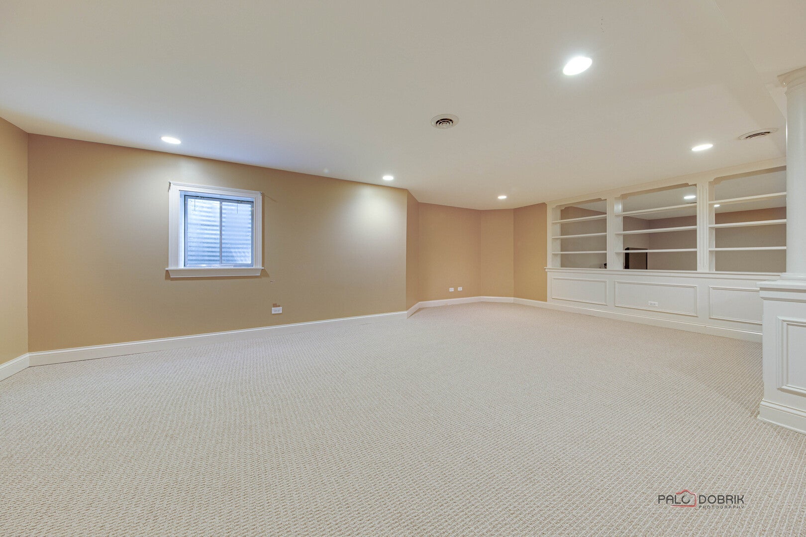 Libertyville, Illinois, 60048, United States, 5 Bedrooms Bedrooms, ,5 BathroomsBathrooms,Residential,Active,1900216