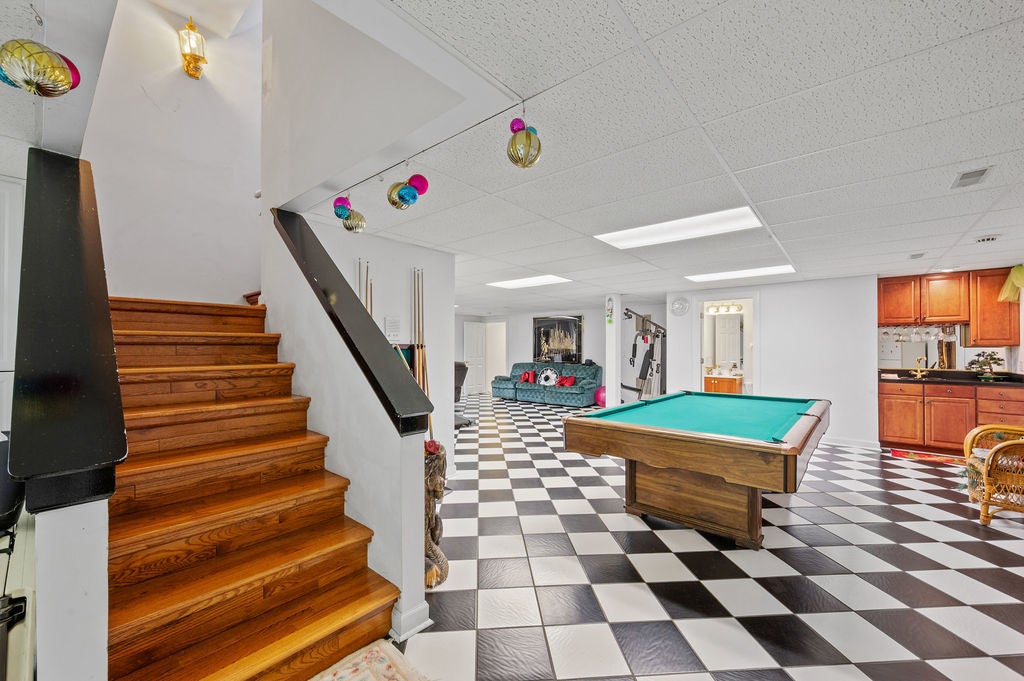 Libertyville, Illinois, 60048, United States, 4 Bedrooms Bedrooms, ,4 BathroomsBathrooms,Residential,Active,2009394