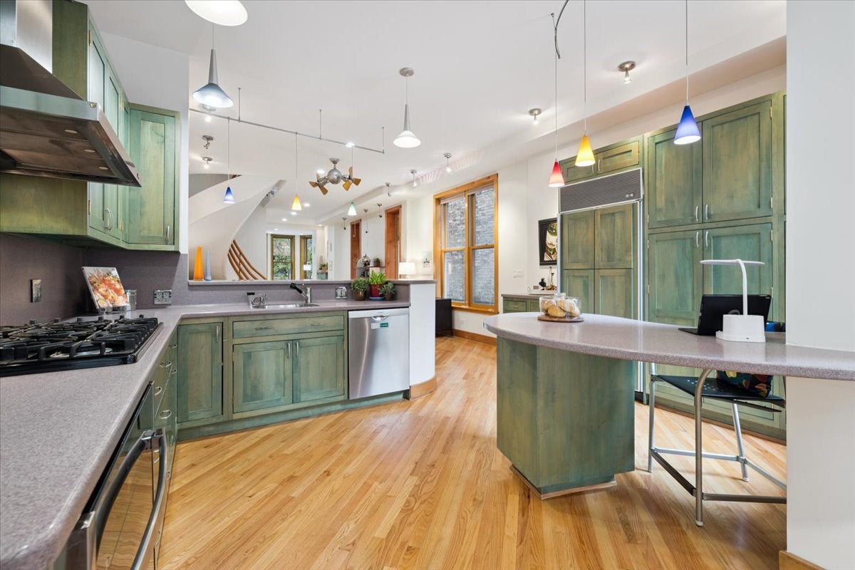 Chicago, Illinois, 60614, United States, 4 Bedrooms Bedrooms, ,5 BathroomsBathrooms,Residential,Active,1922312
