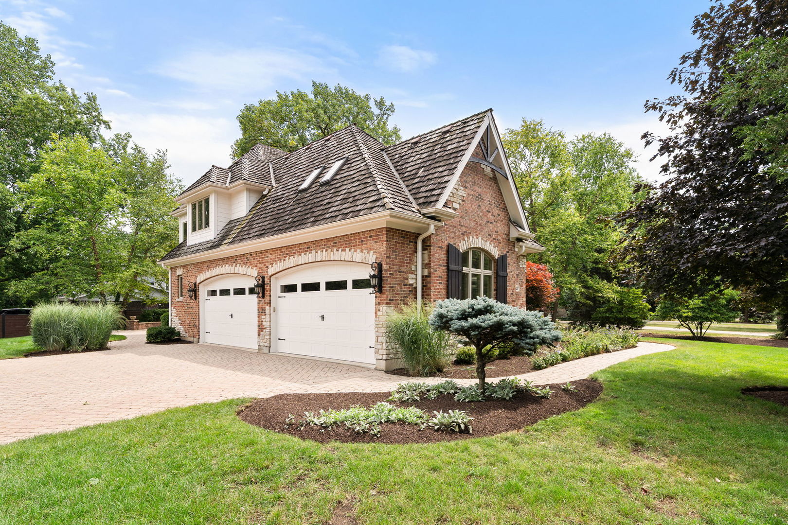 Wheaton, Illinois, 60187, United States, 6 Bedrooms Bedrooms, ,5 BathroomsBathrooms,Residential,Active,1926883